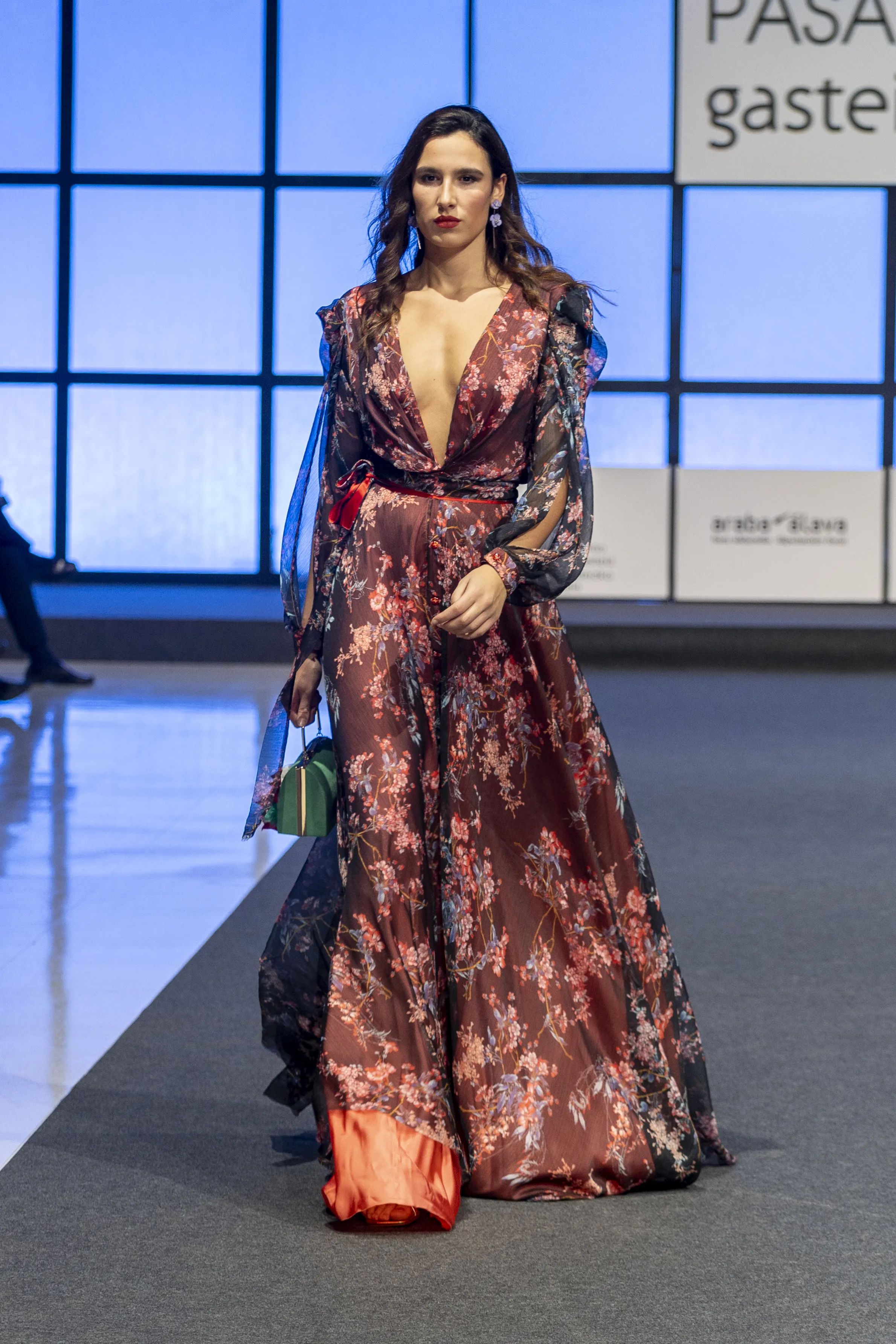 Myrtus II — Editorial