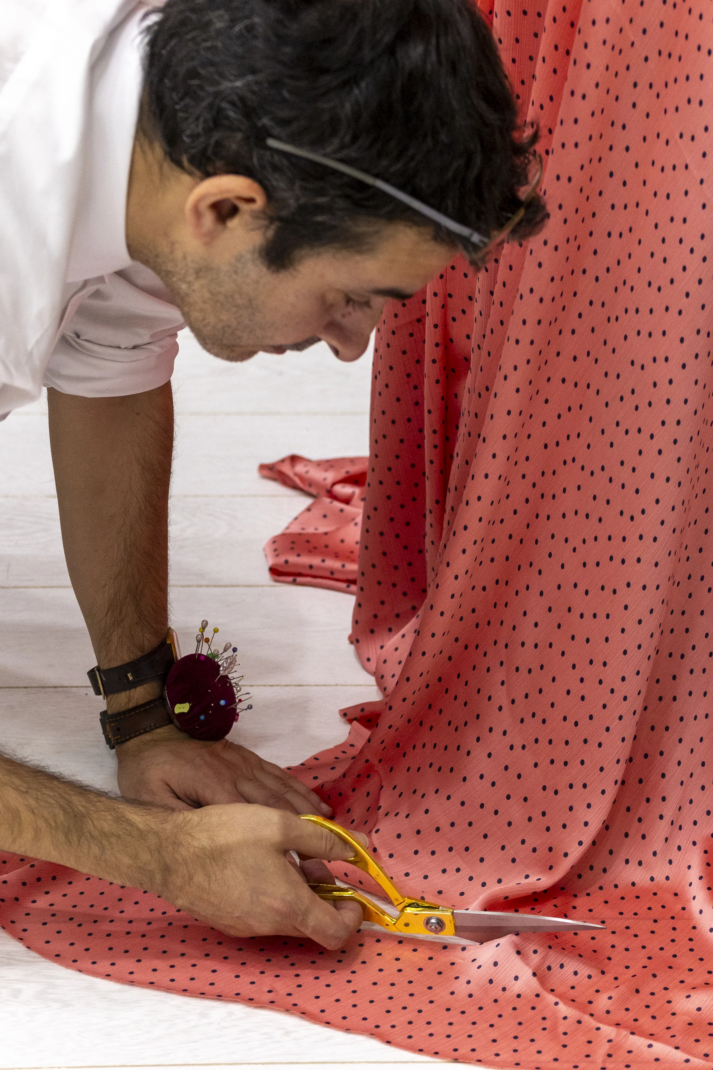 Domingo Orive en su taller de Vitoria